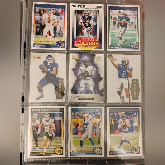 NFL Quarterback 9 Card Pack Assorted Mint Cards - Picture 16 of 16
